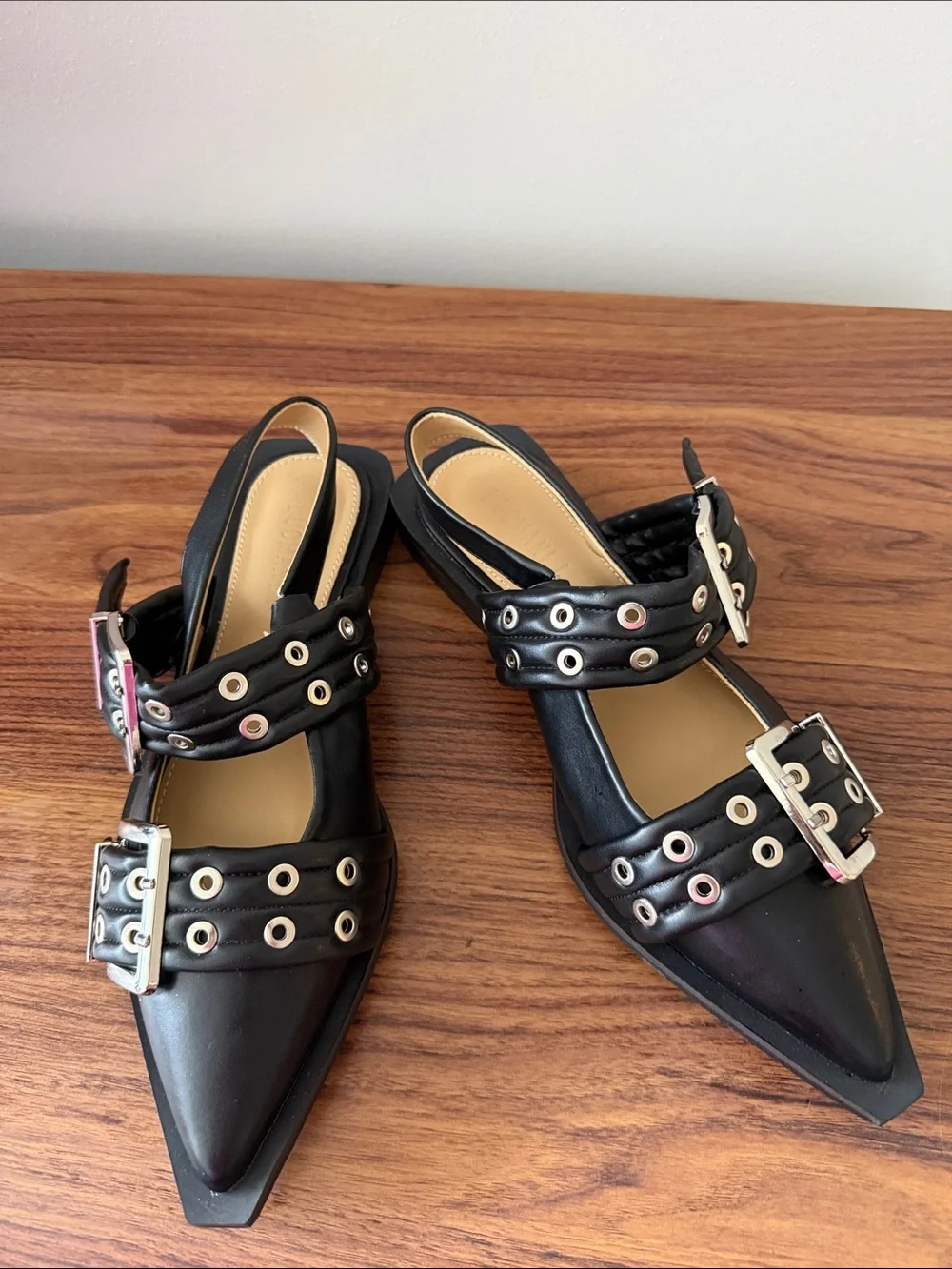 Luomanli black faux